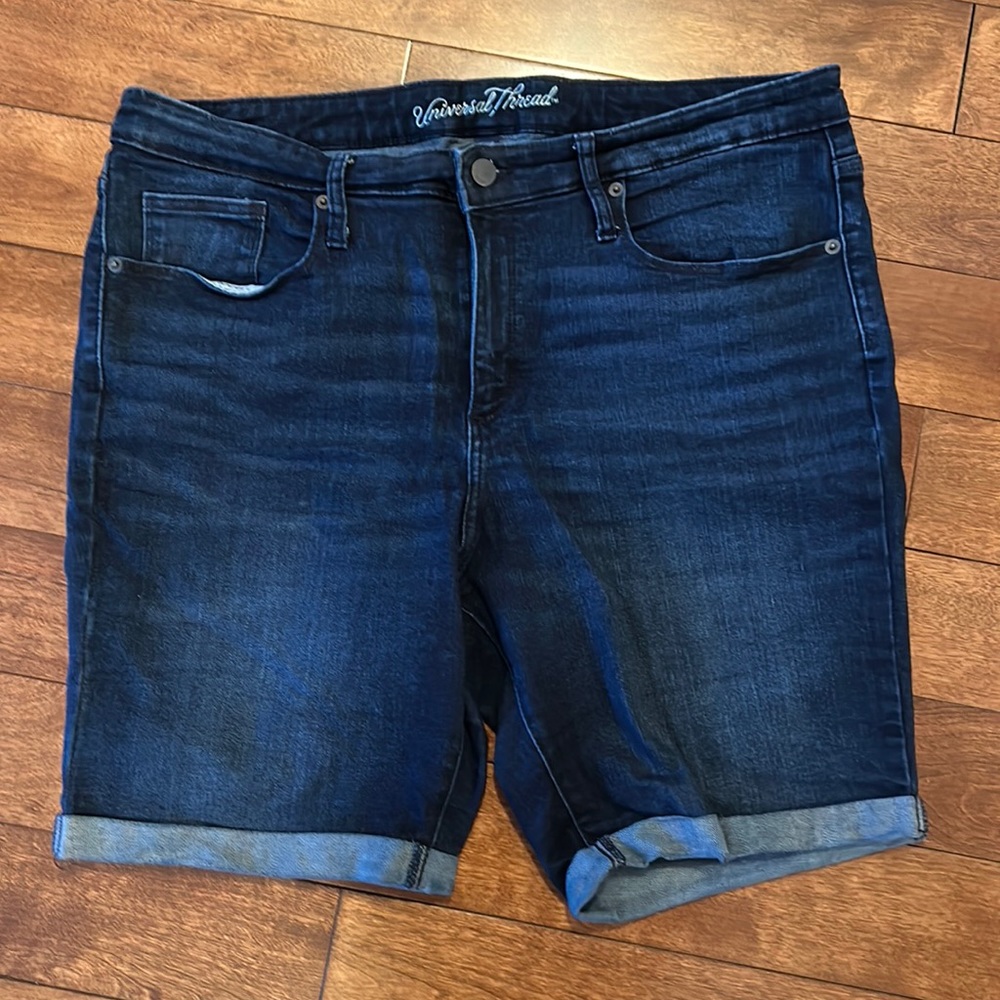 Universal Thread High Rise Denim Bermuda Shorts Size 16